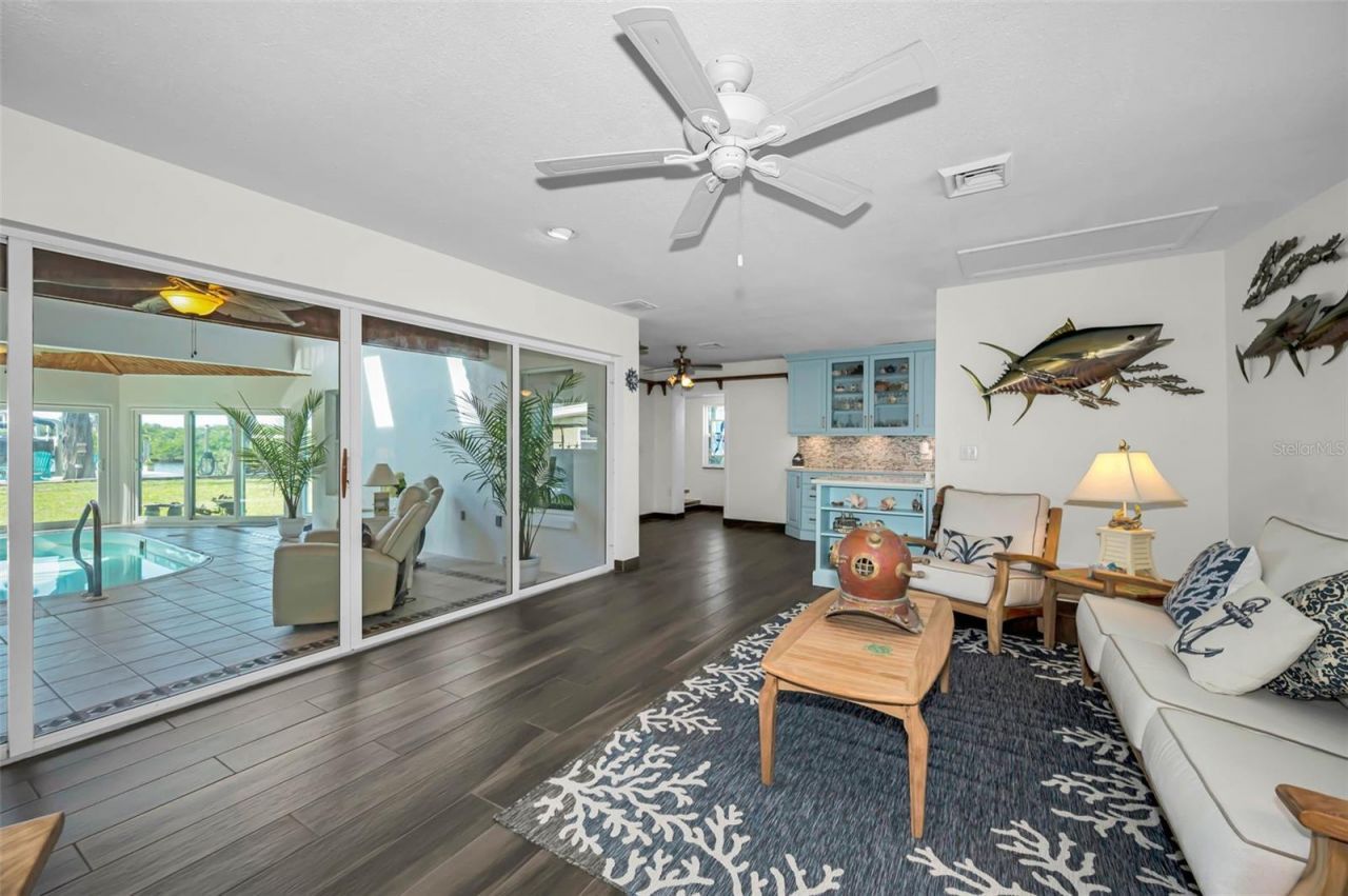 1626 Sea Breeze Drive, Tarpon Springs, FL 34689 Photo