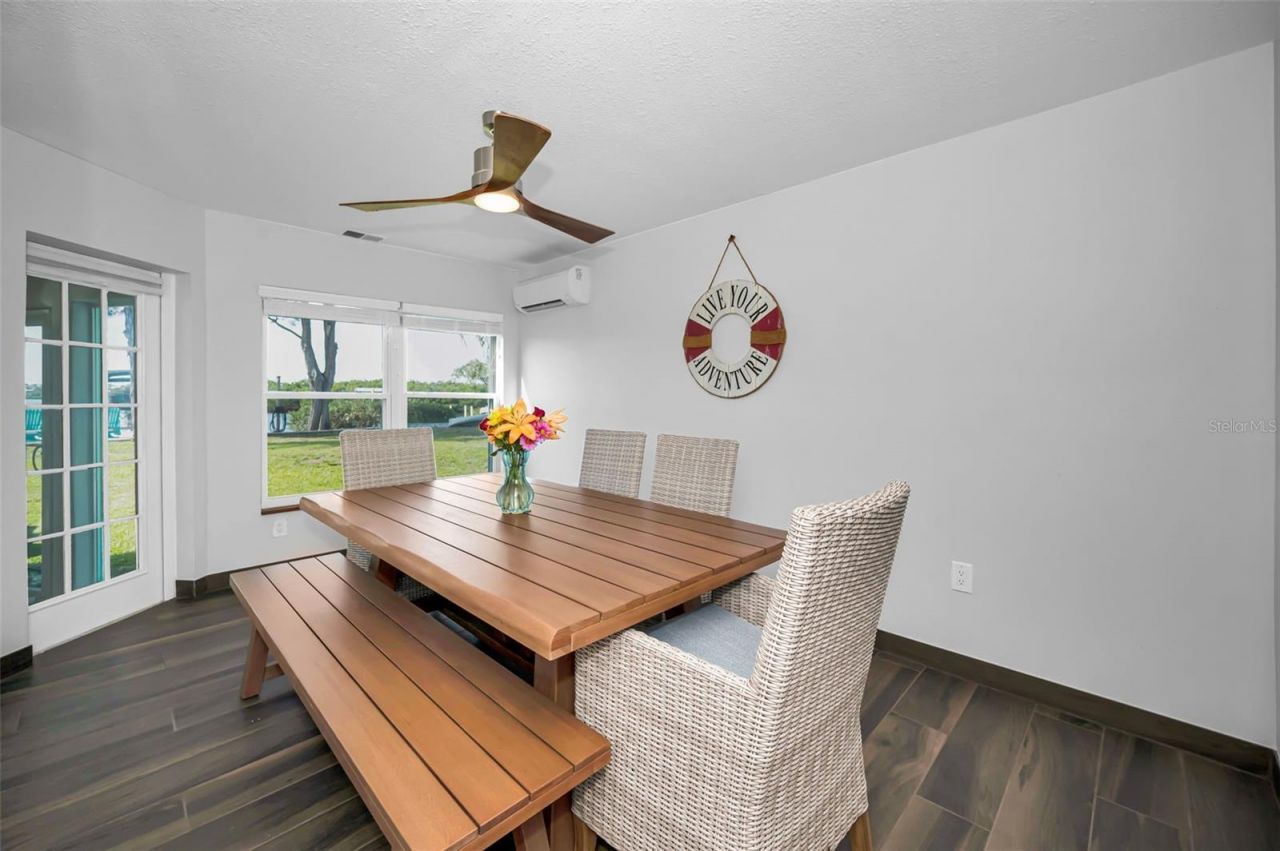 1626 Sea Breeze Drive, Tarpon Springs, FL 34689 Photo