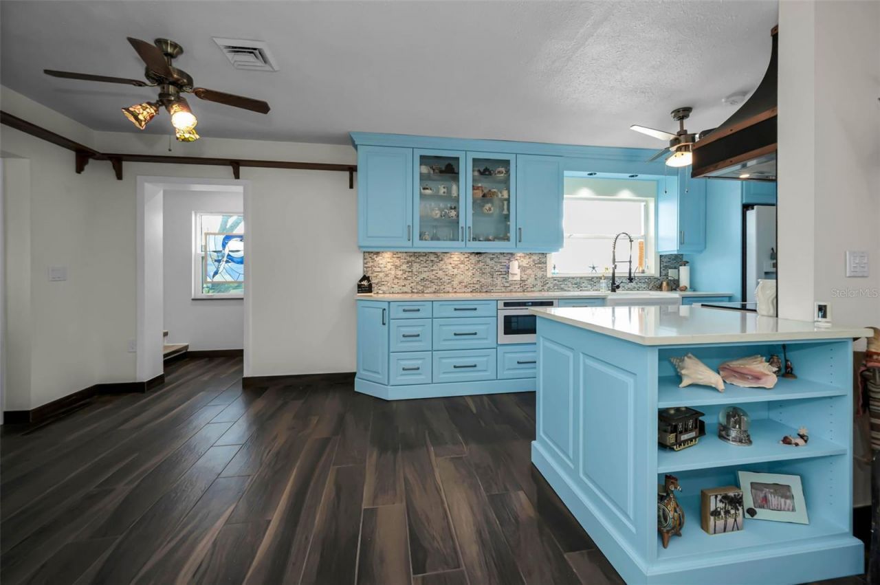 1626 Sea Breeze Drive, Tarpon Springs, FL 34689 Photo