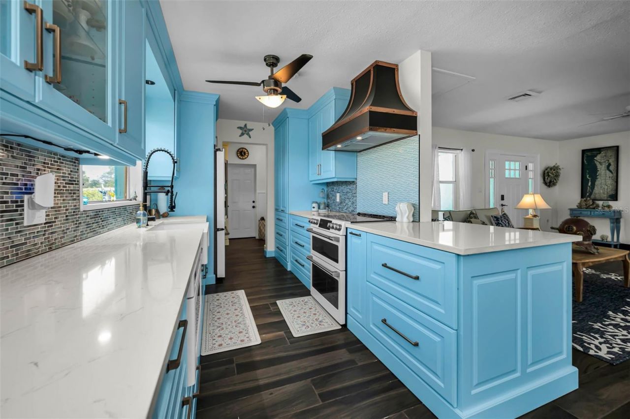 1626 Sea Breeze Drive, Tarpon Springs, FL 34689 Photo