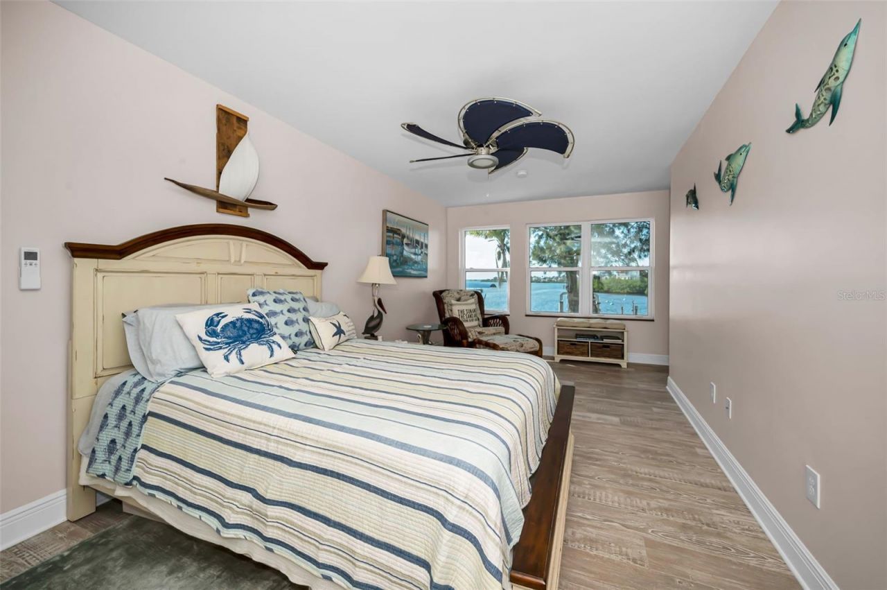 1626 Sea Breeze Drive, Tarpon Springs, FL 34689 Photo