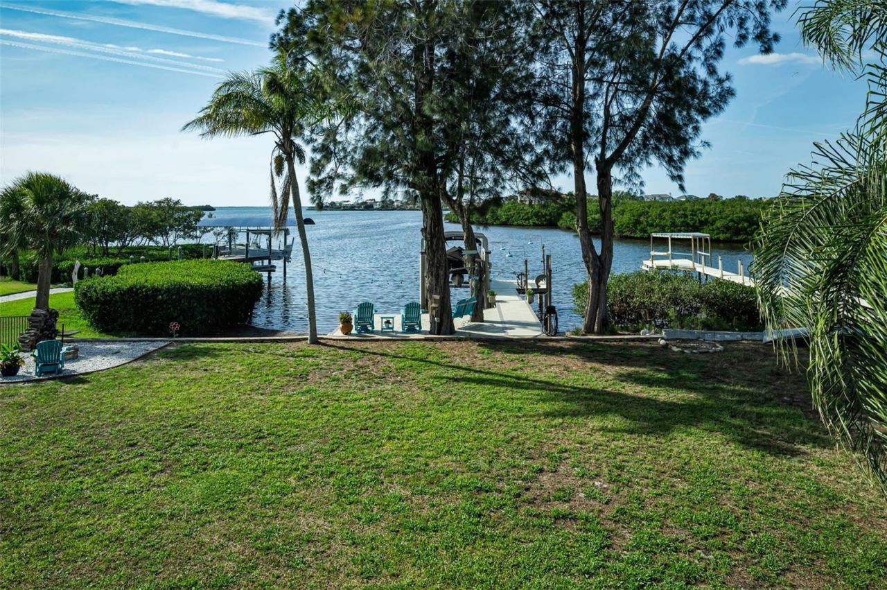 1626 Sea Breeze Drive, Tarpon Springs, FL 34689 Photo