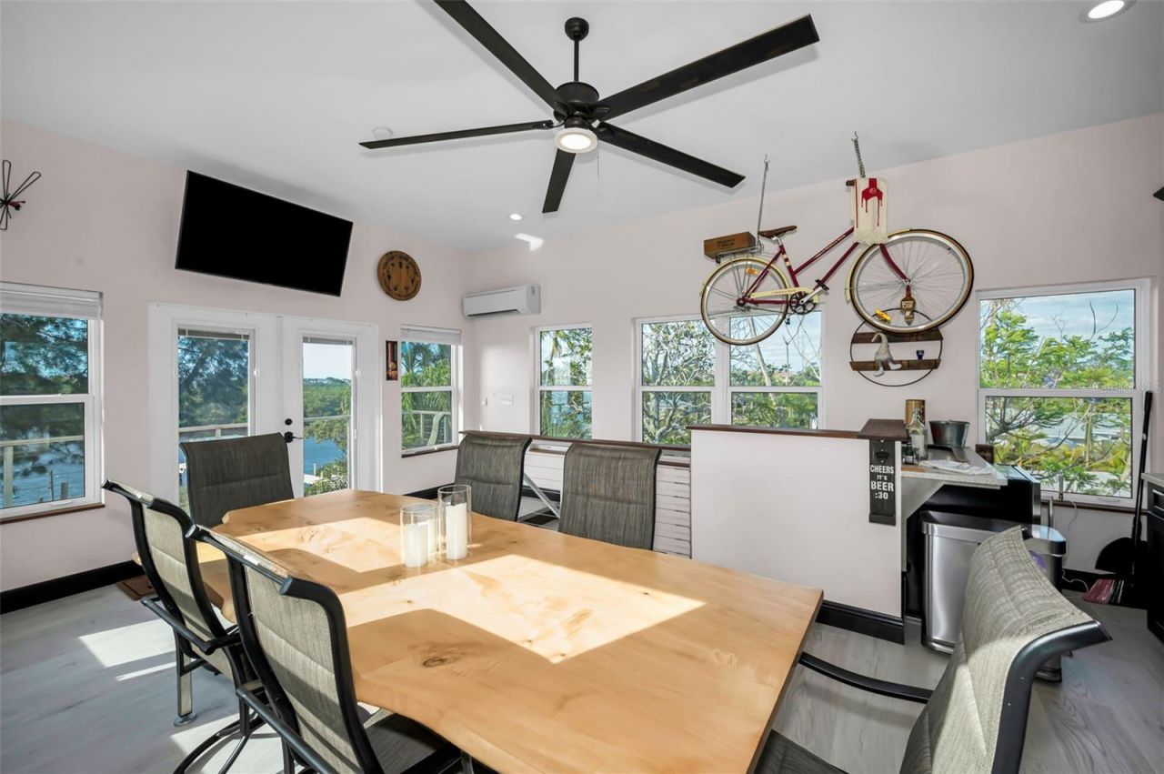 1626 Sea Breeze Drive, Tarpon Springs, FL 34689 Photo