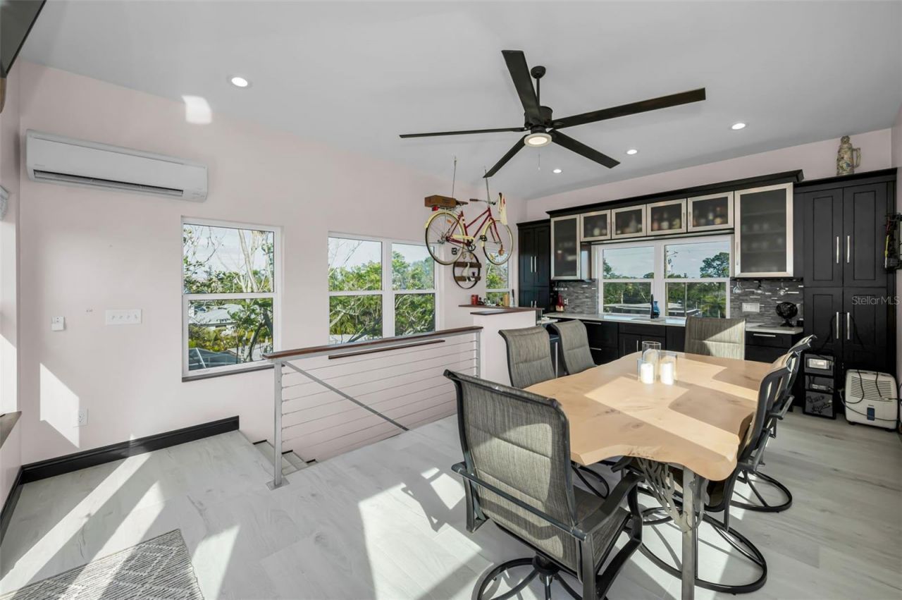 1626 Sea Breeze Drive, Tarpon Springs, FL 34689 Photo