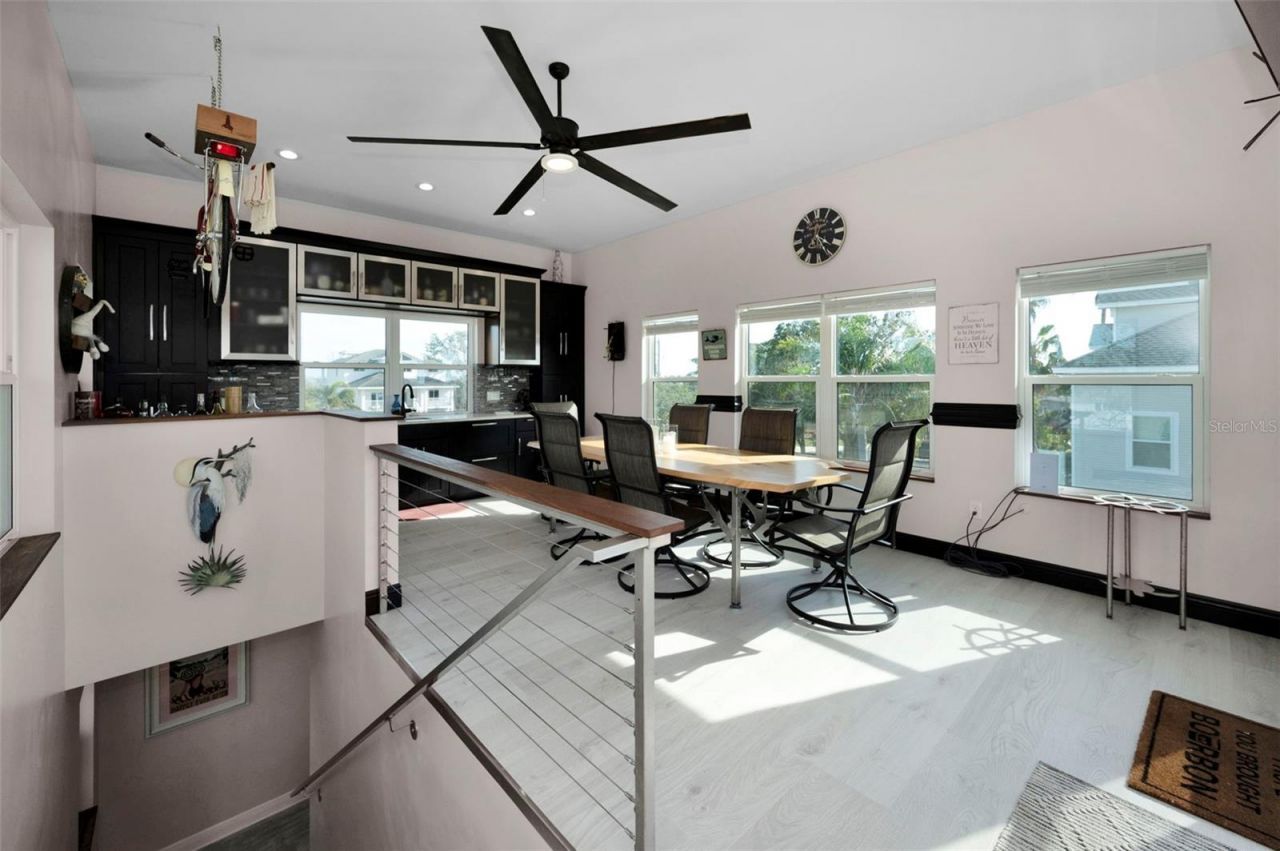 1626 Sea Breeze Drive, Tarpon Springs, FL 34689 Photo