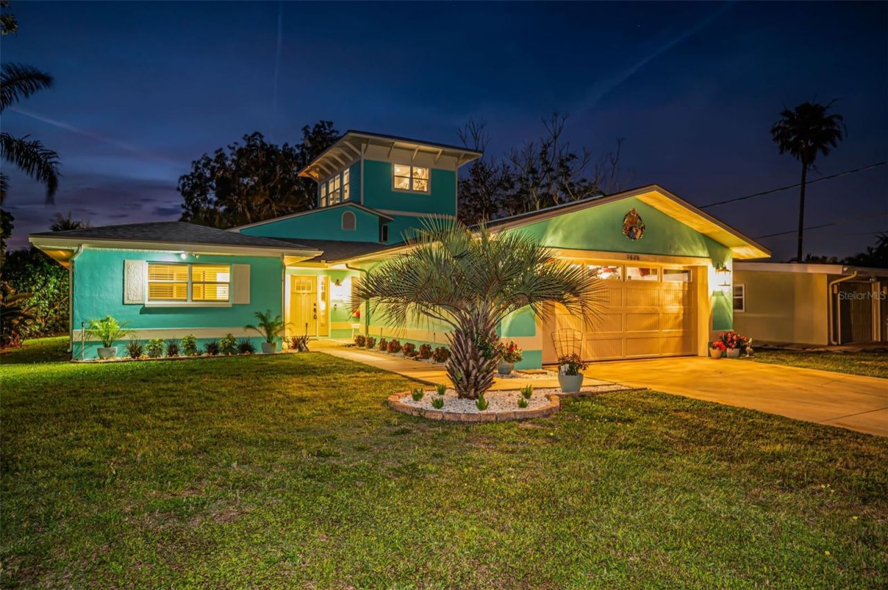 1626 Sea Breeze Drive, Tarpon Springs, FL 34689 Photo