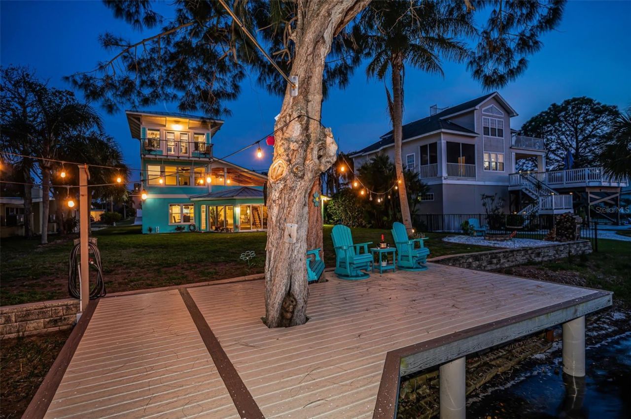 1626 Sea Breeze Drive, Tarpon Springs, FL 34689 Photo