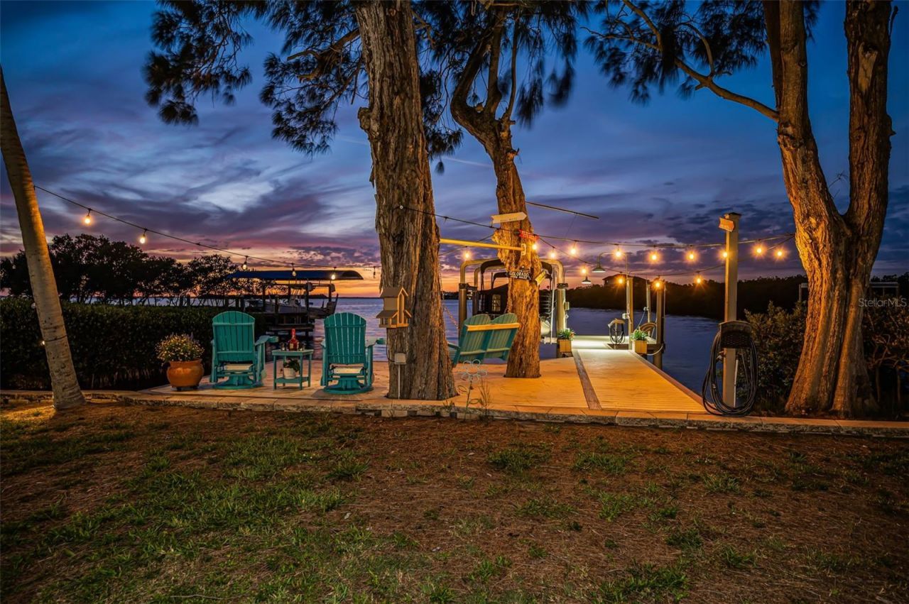 1626 Sea Breeze Drive, Tarpon Springs, FL 34689 Photo