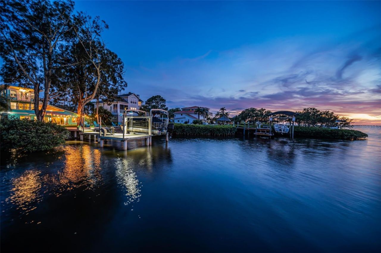 1626 Sea Breeze Drive, Tarpon Springs, FL 34689 Photo