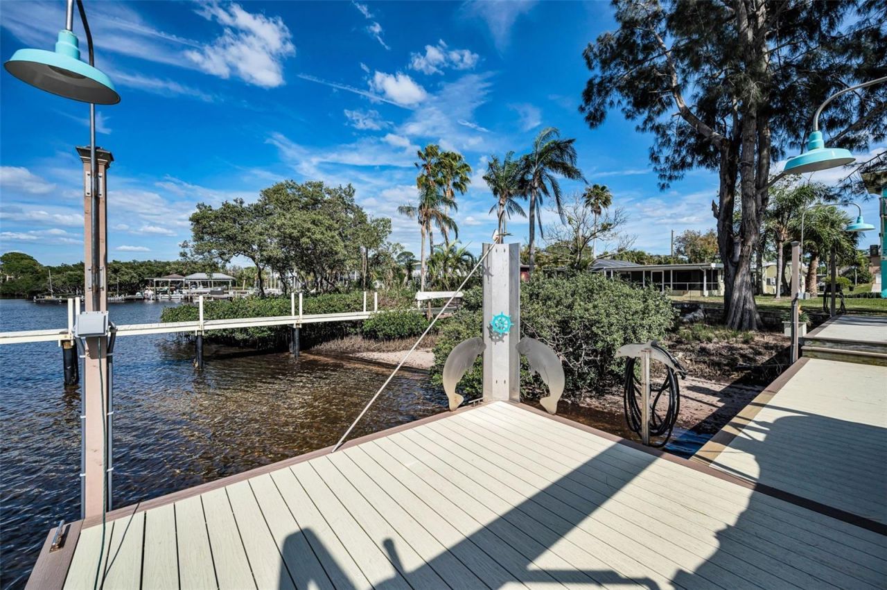 1626 Sea Breeze Drive, Tarpon Springs, FL 34689 Photo