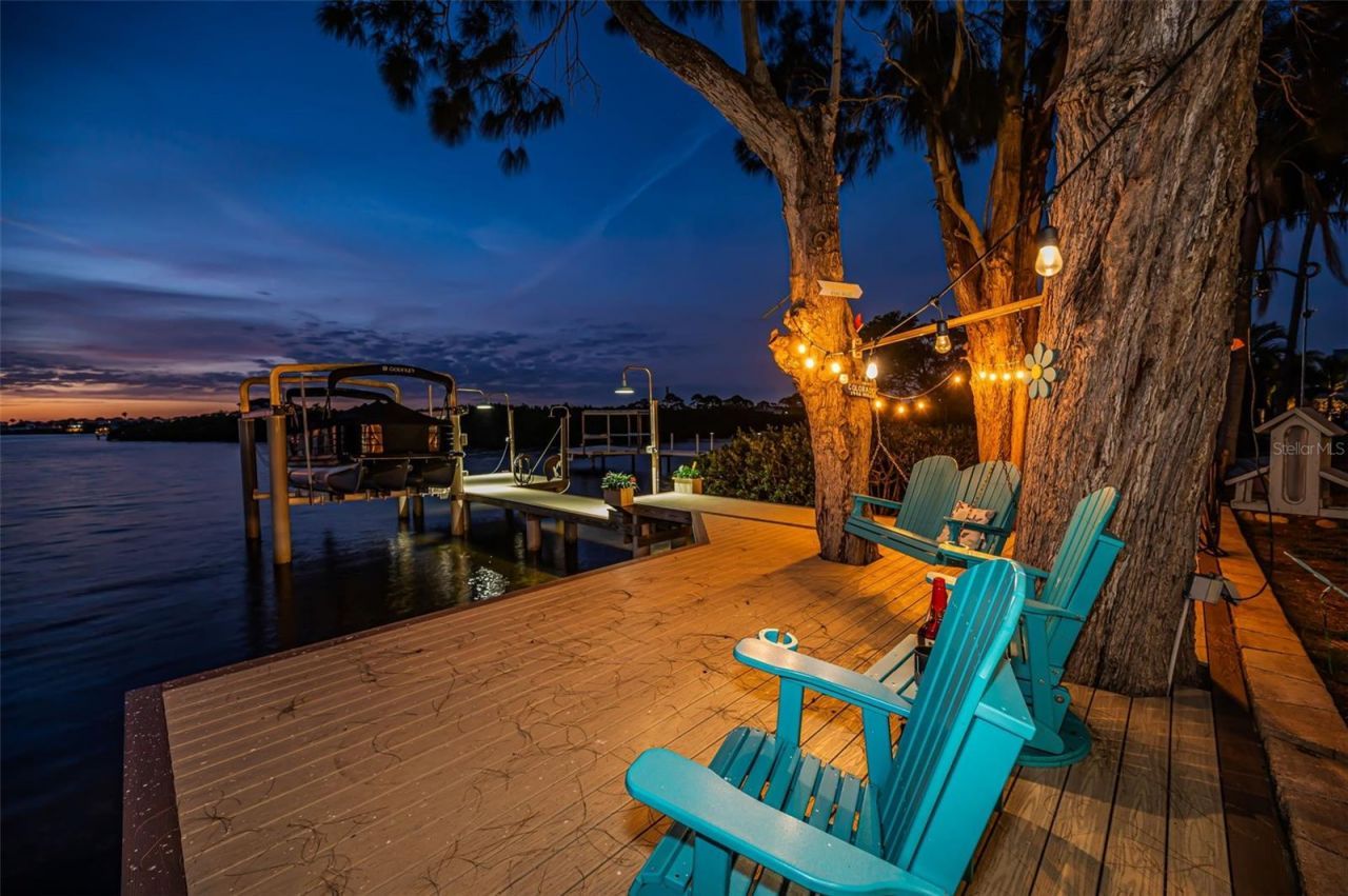 1626 Sea Breeze Drive, Tarpon Springs, FL 34689 Photo