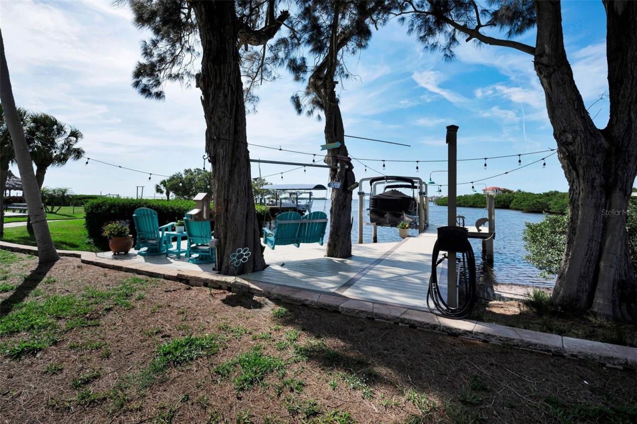 1626 Sea Breeze Drive, Tarpon Springs, FL 34689 Photo