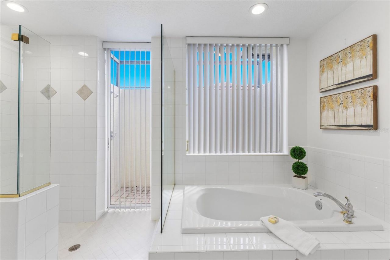 7062 Twin Hills Terrace, Lakewood Ranch, FL 34202 Photo
