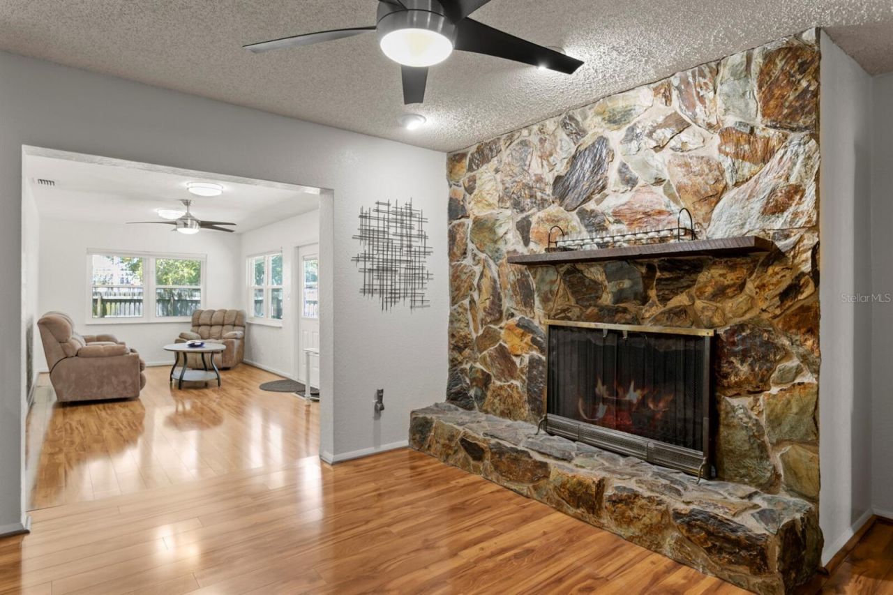 8645 Pinetree Drive W, Seminole, FL 33772 Photo