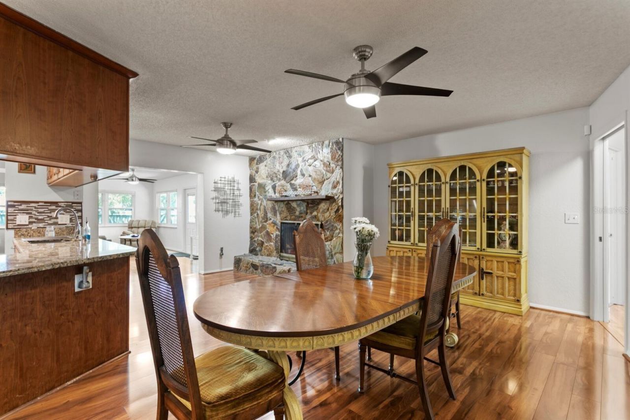 8645 Pinetree Drive W, Seminole, FL 33772 Photo