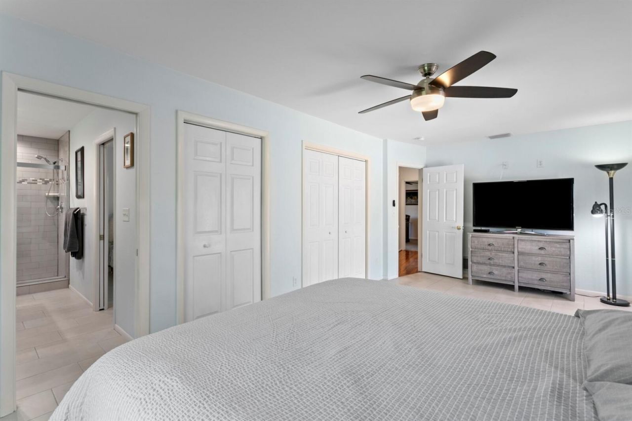 8645 Pinetree Drive W, Seminole, FL 33772 Photo