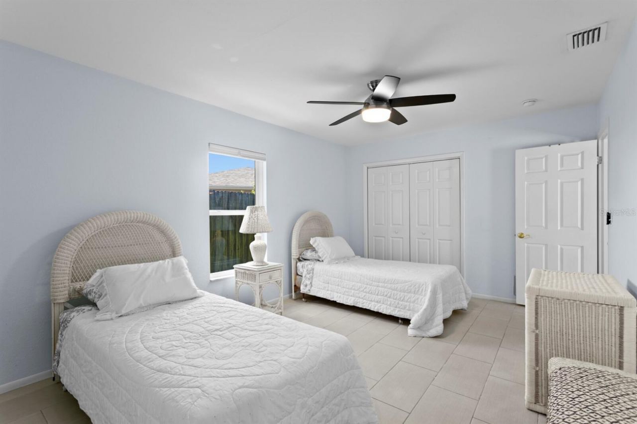 8645 Pinetree Drive W, Seminole, FL 33772 Photo