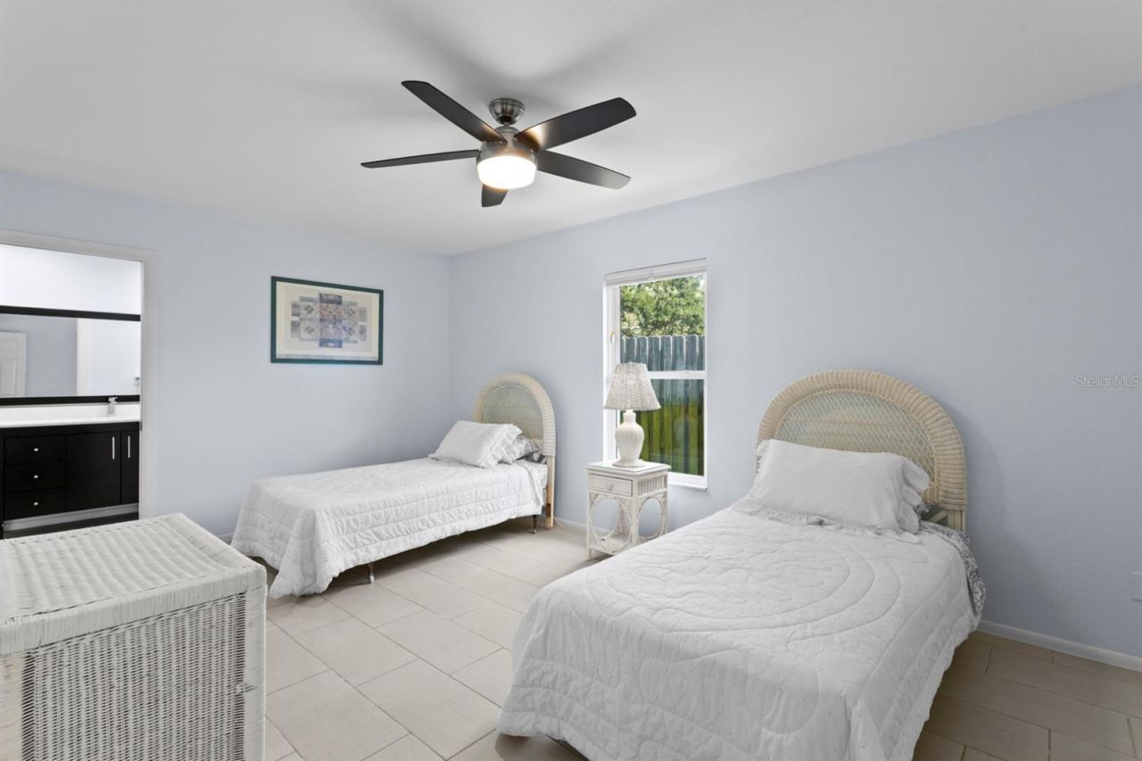 8645 Pinetree Drive W, Seminole, FL 33772 Photo