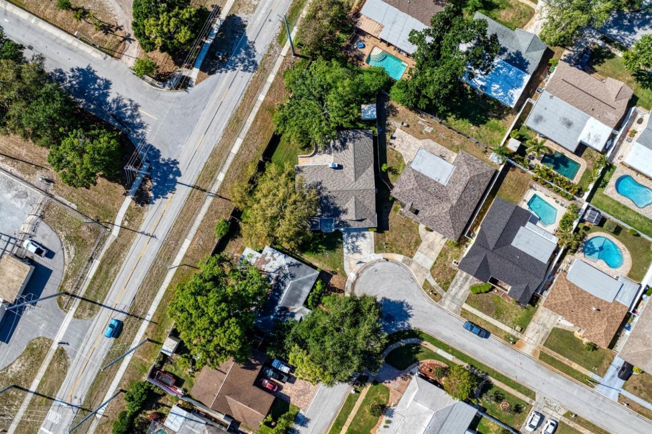 8645 Pinetree Drive W, Seminole, FL 33772 Photo