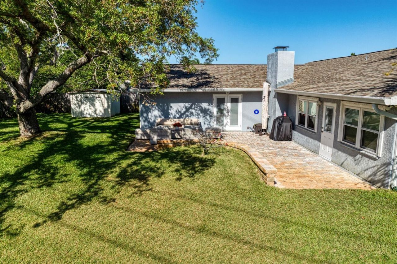 8645 Pinetree Drive W, Seminole, FL 33772 Photo