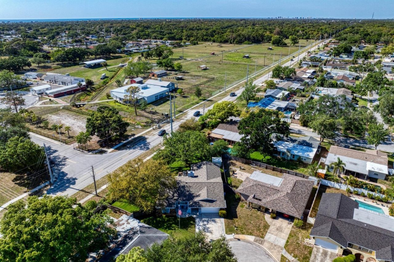 8645 Pinetree Drive W, Seminole, FL 33772 Photo