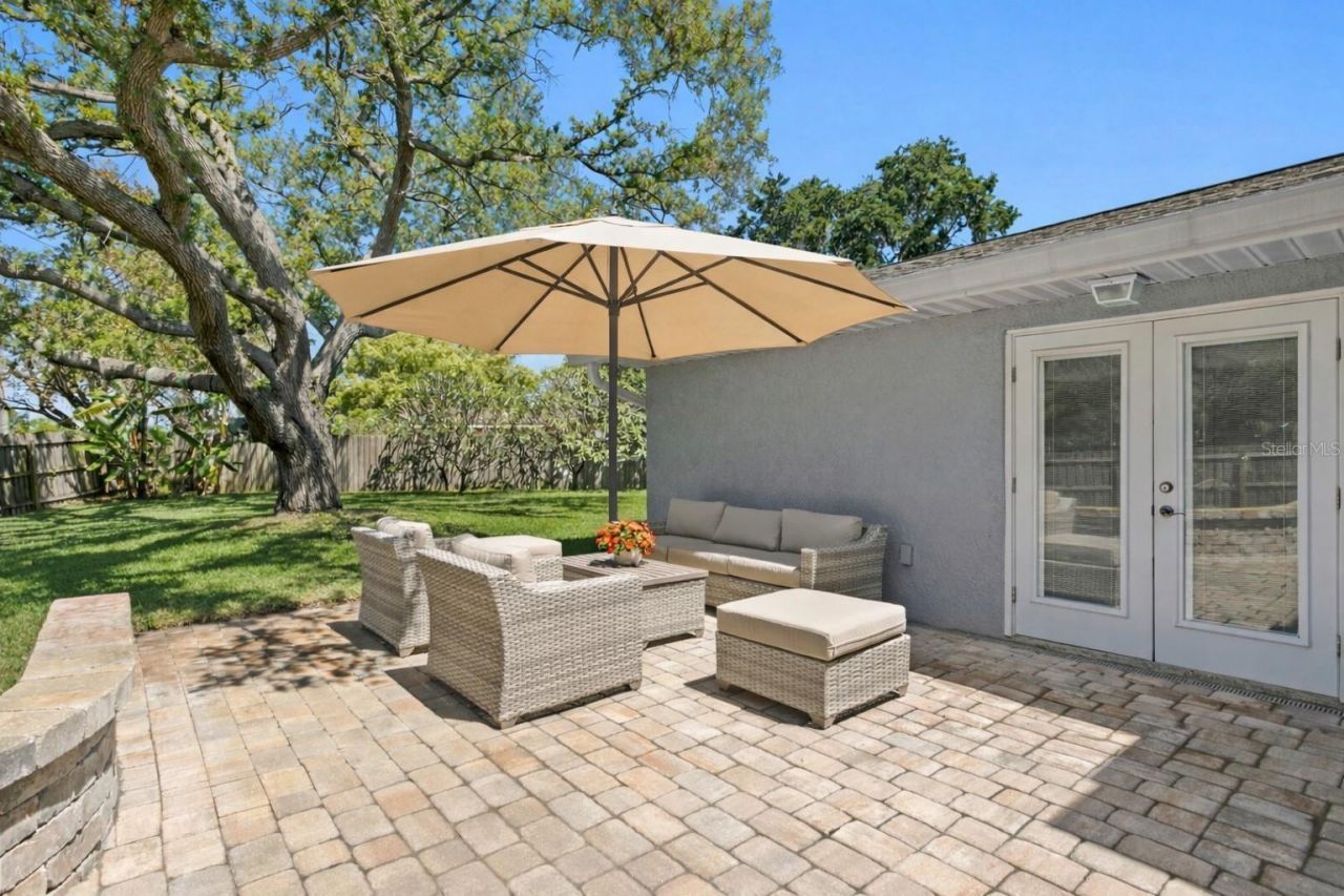 8645 Pinetree Drive W, Seminole, FL 33772 Photo