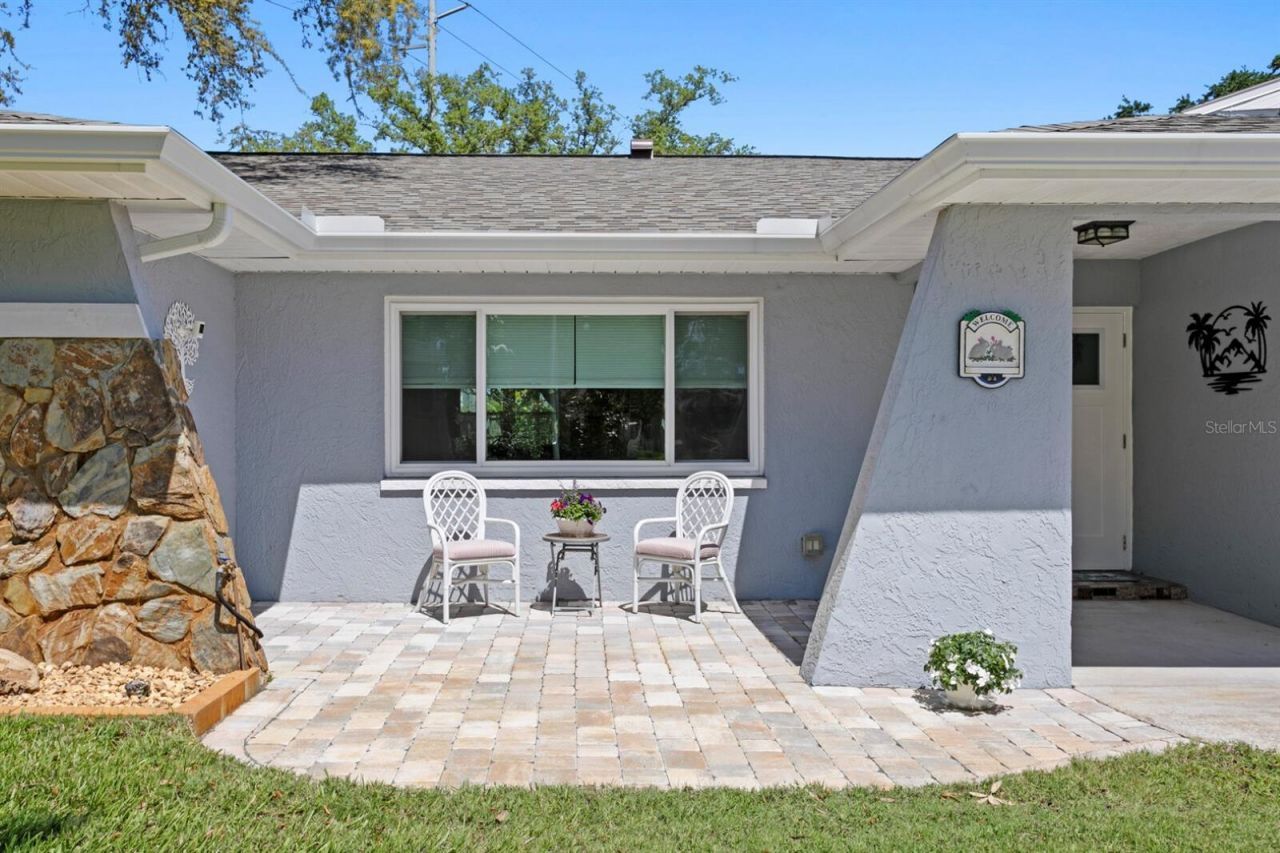 8645 Pinetree Drive W, Seminole, FL 33772 Photo