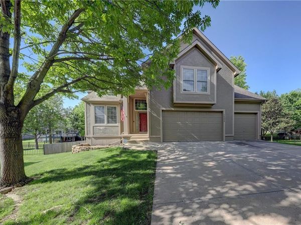 16655 W 155th Terrace, Olathe, KS 66062