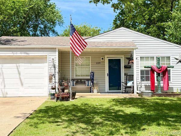 229 W Monterey Avenue , Sapulpa, OK 74066