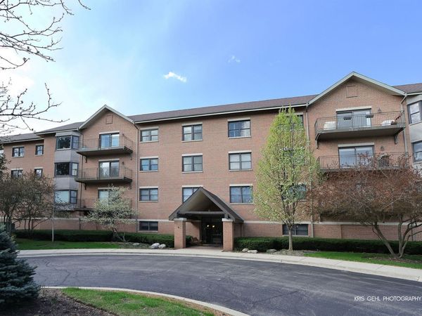 20 Trafalgar Square , Unit 304, Lincolnshire, IL 60069