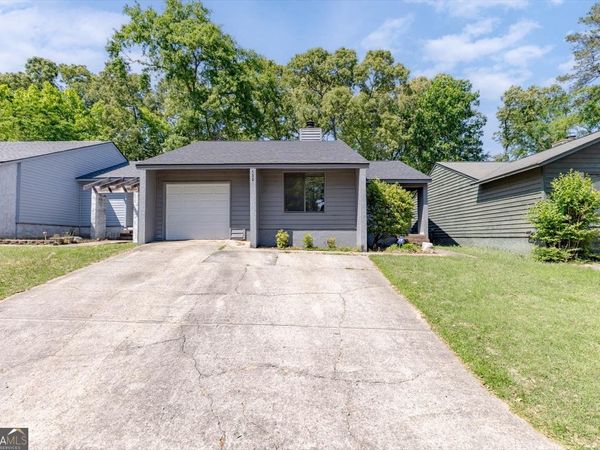 132 Lake Pointe Drive, Warner Robins, GA 31088