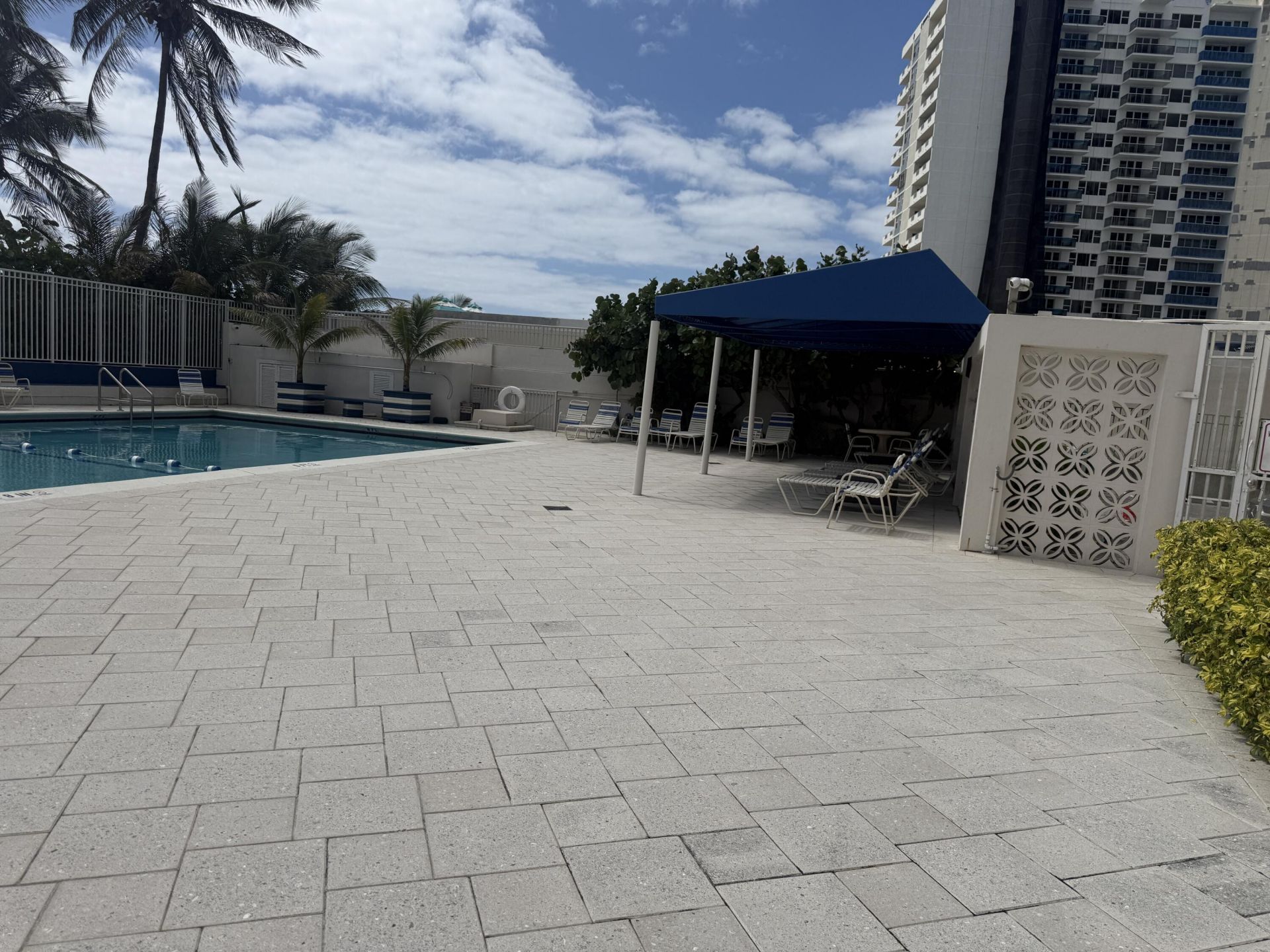 2076 S Ocean Drive, Unit 207, Hallandale Beach, FL 33009 Photo