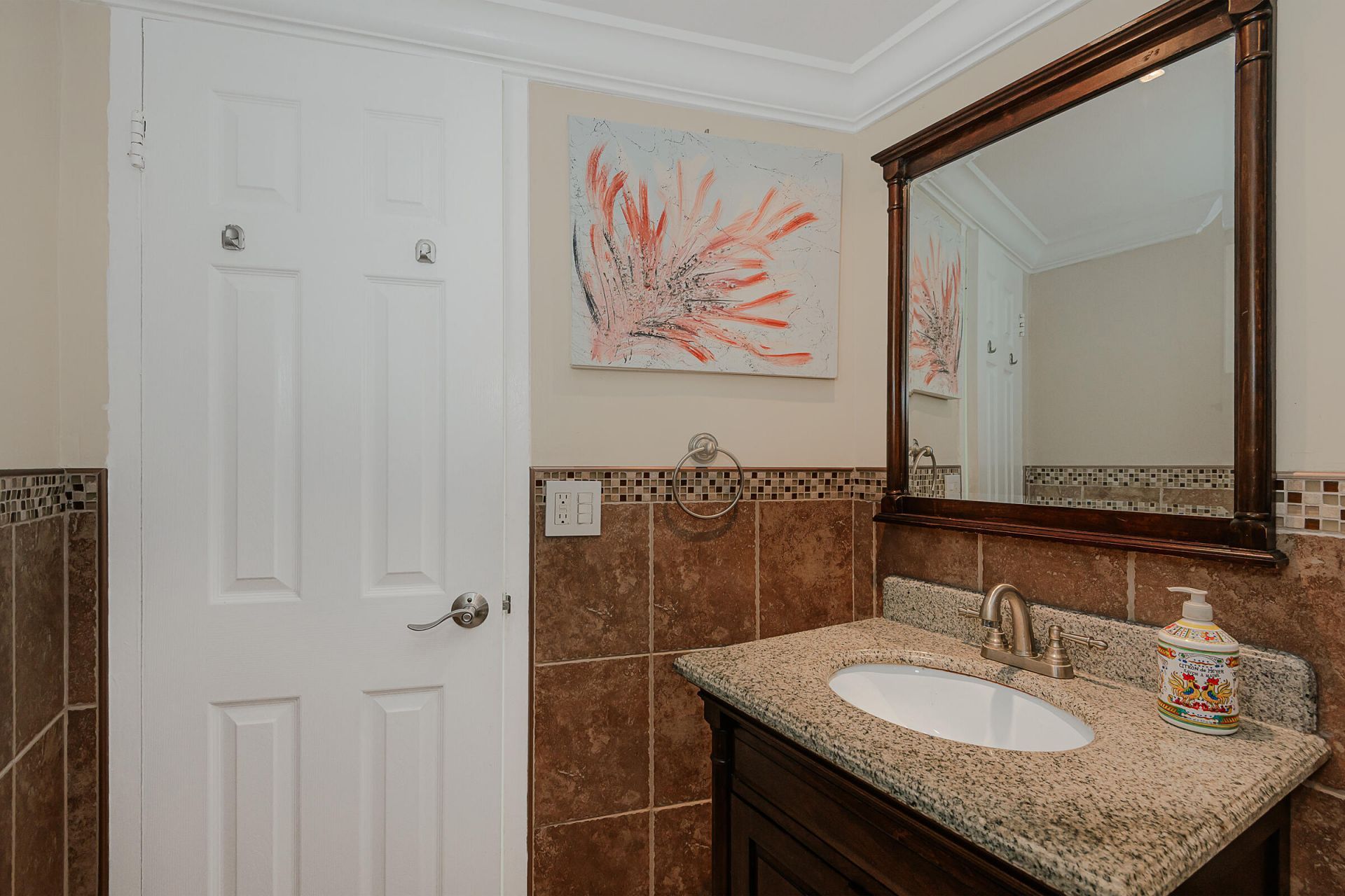 2076 S Ocean Drive, Unit 207, Hallandale Beach, FL 33009 Photo