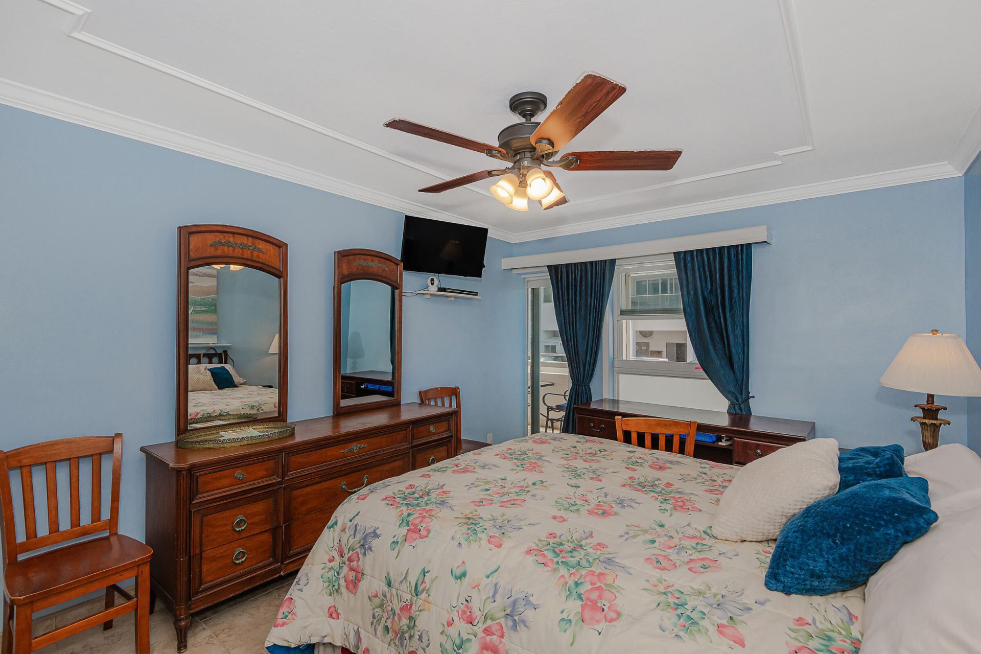 2076 S Ocean Drive, Unit 207, Hallandale Beach, FL 33009 Photo