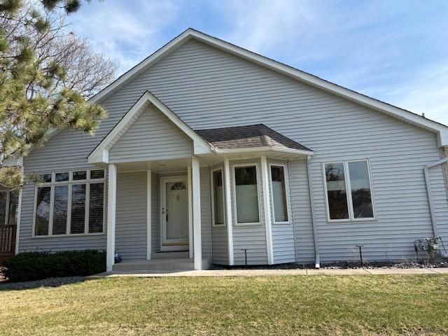 2640 Pine Ridge Drive , Anoka, MN 55303