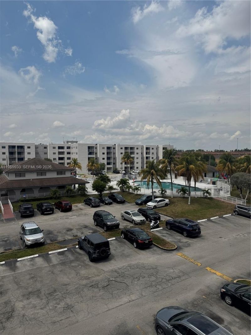 8075 NW 7th St, Unit 403, Miami, FL 33126 Photo