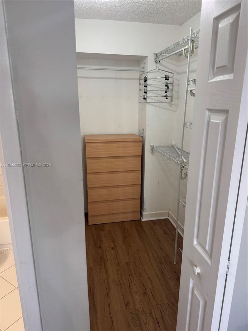 8075 NW 7th St , Unit 403, Miami, FL 33126 Photo
