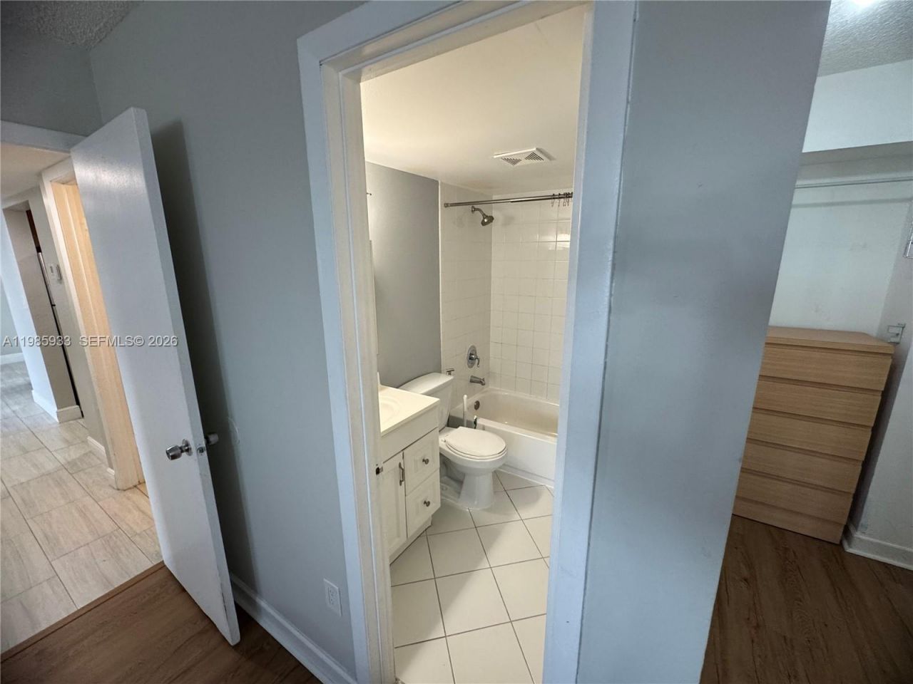 8075 NW 7th St , Unit 403, Miami, FL 33126 Photo