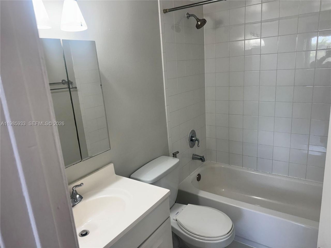 8075 NW 7th St, Unit 403, Miami, FL 33126 Photo