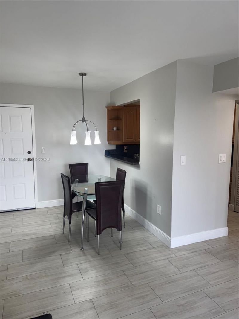 8075 NW 7th St , Unit 403, Miami, FL 33126 Photo