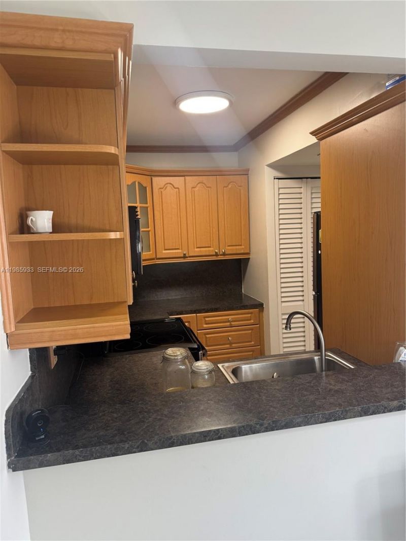 8075 NW 7th St , Unit 403, Miami, FL 33126 Photo