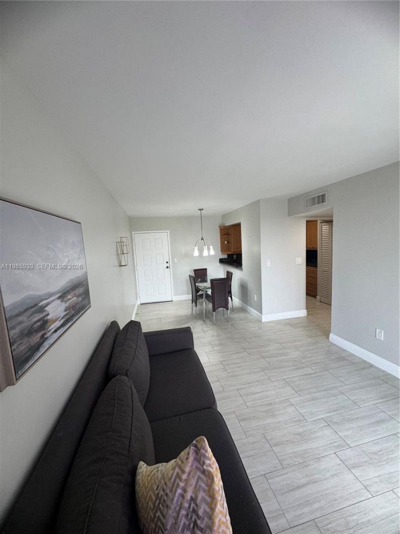 8075 NW 7th St , Unit 403, Miami, FL 33126 Photo