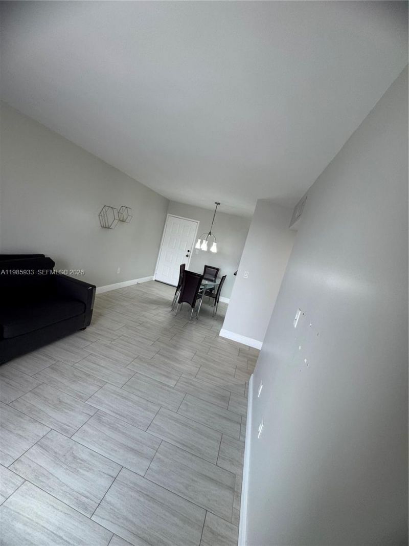 8075 NW 7th St , Unit 403, Miami, FL 33126 Photo