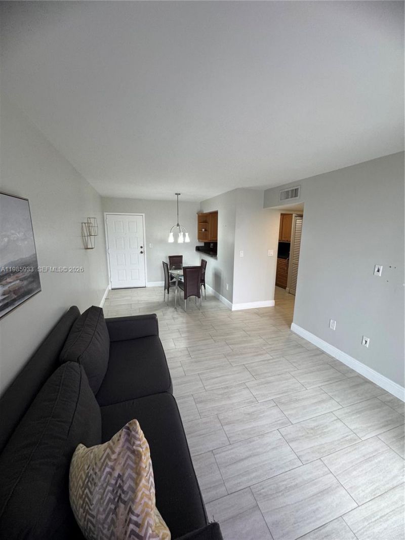 8075 NW 7th St , Unit 403, Miami, FL 33126 Photo