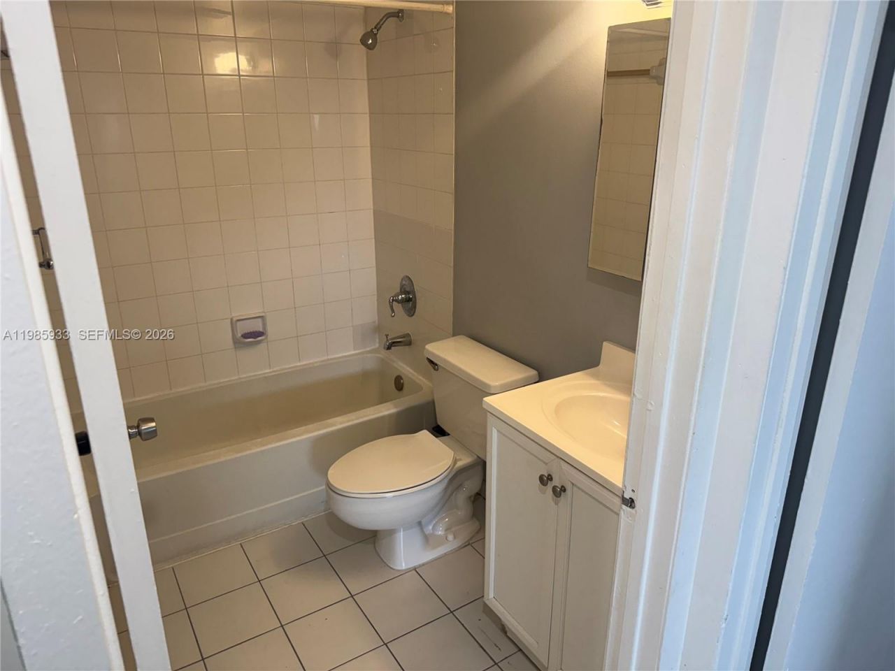 8075 NW 7th St, Unit 403, Miami, FL 33126 Photo
