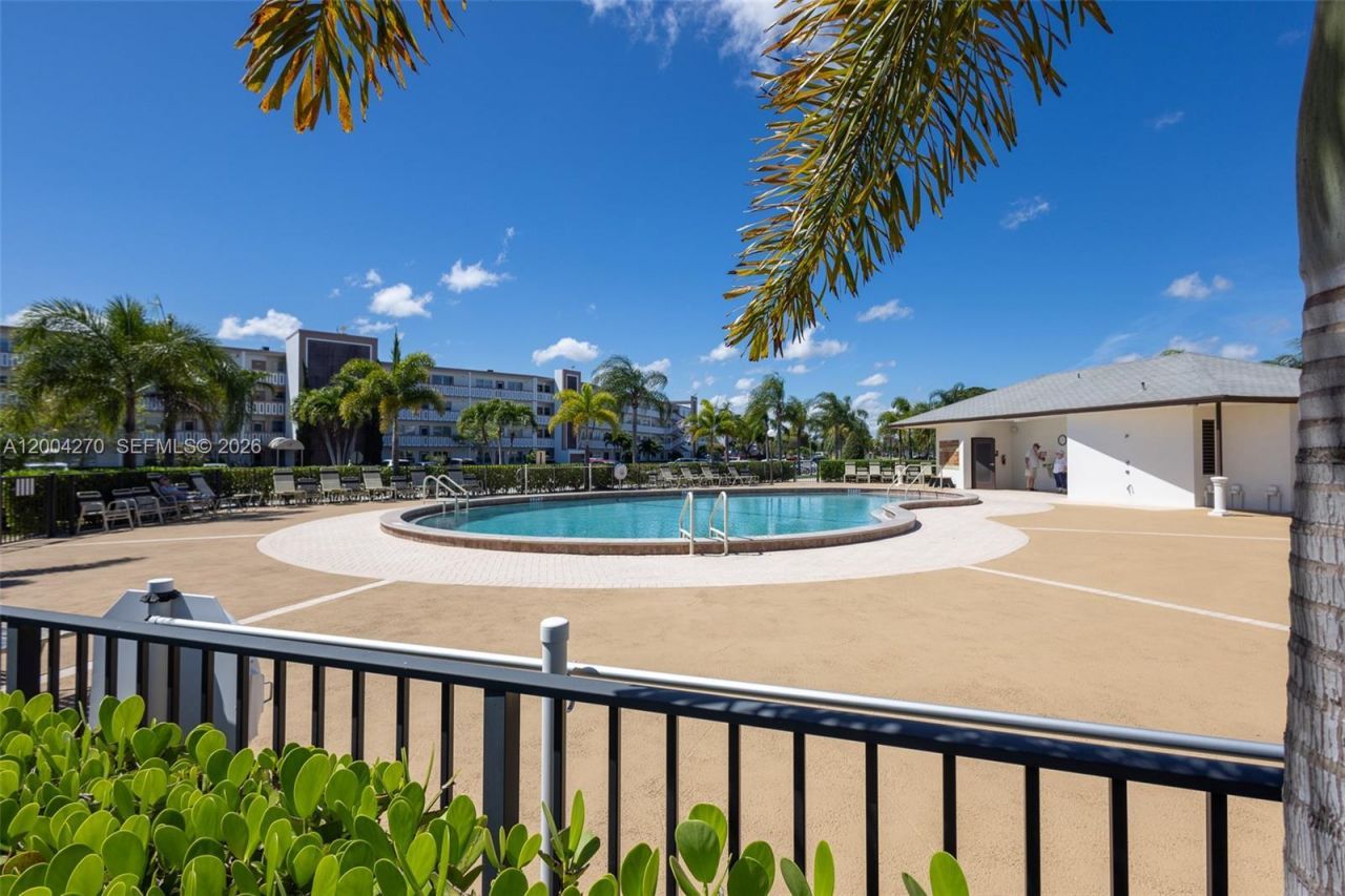 3049 Wolverton C , Unit 3049, Boca Raton, FL 33434 Photo