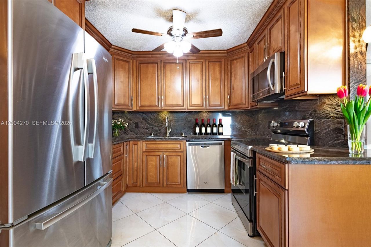 3049 Wolverton C , Unit 3049, Boca Raton, FL 33434 Photo