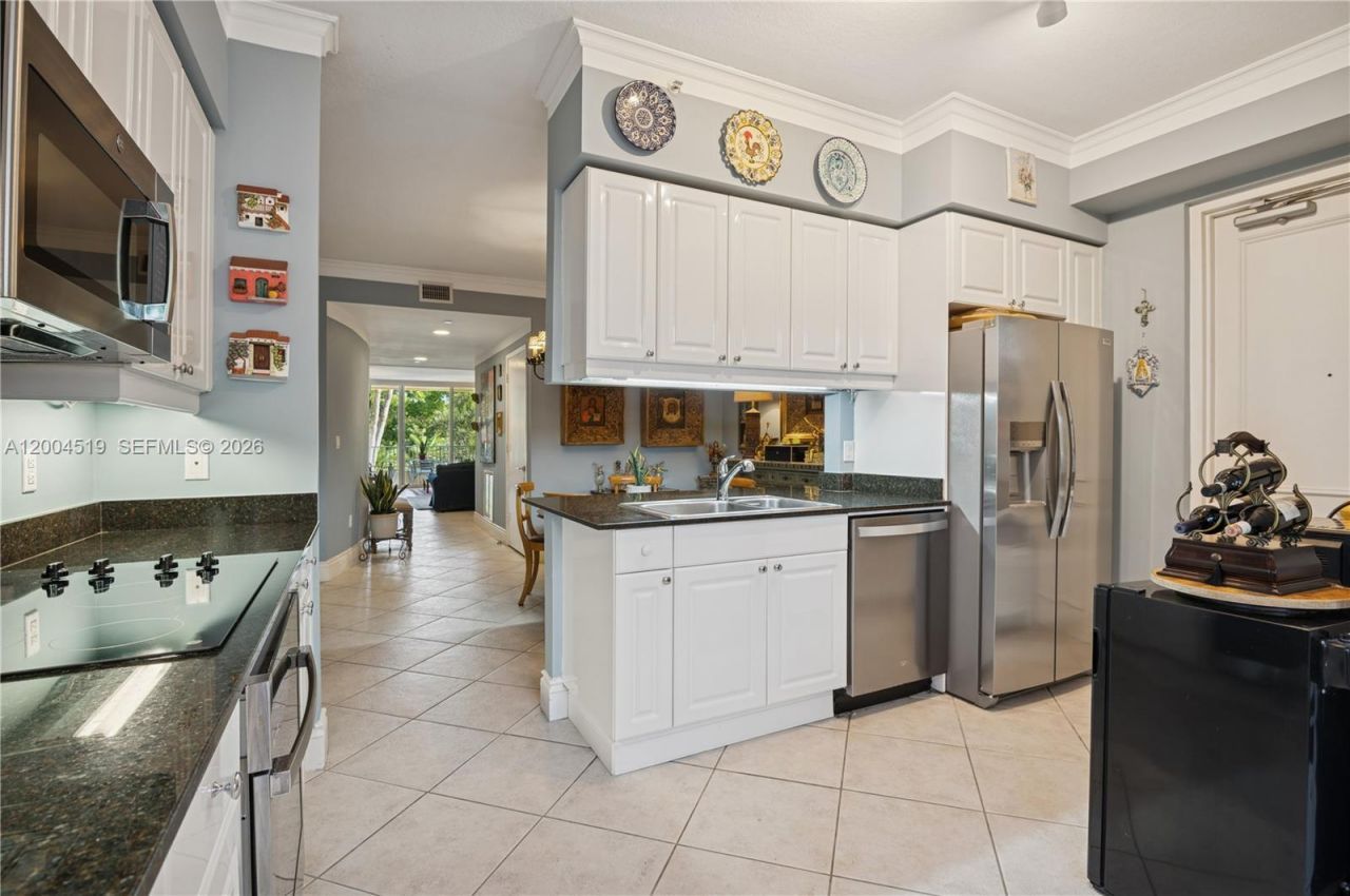 719 Crandon Blvd , Unit 310, Key Biscayne, FL 33149 Photo