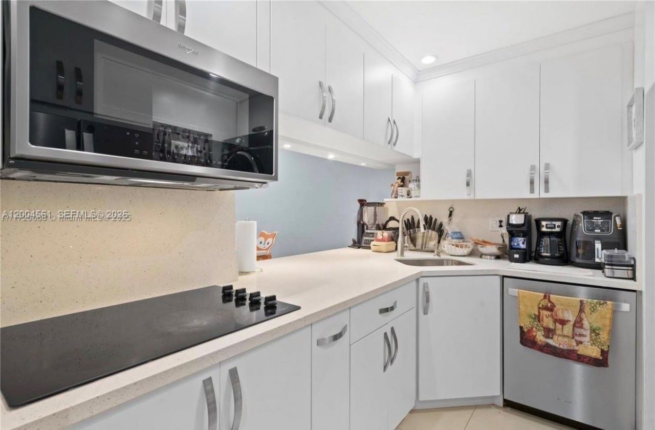 440 E 23rd St , Unit 1310, Hialeah, FL 33013 Photo