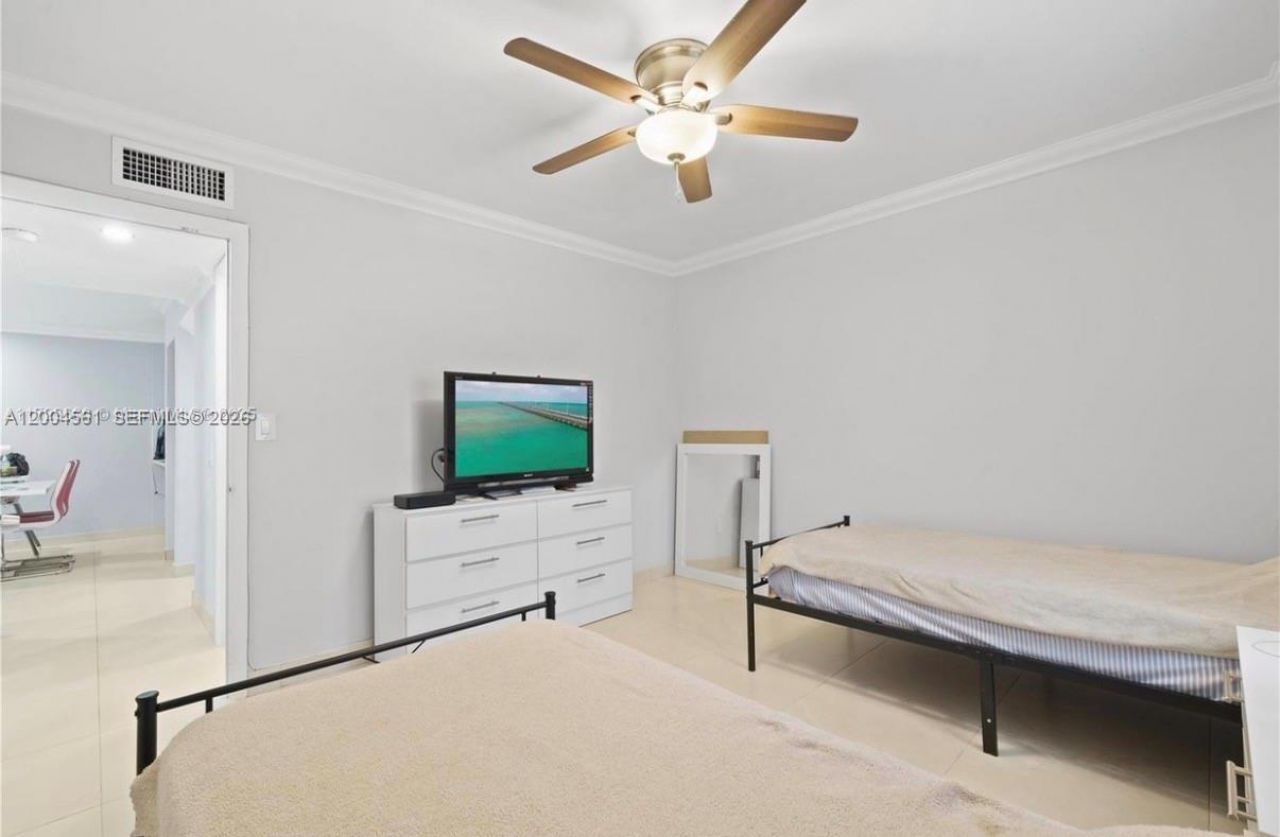 440 E 23rd St , Unit 1310, Hialeah, FL 33013 Photo